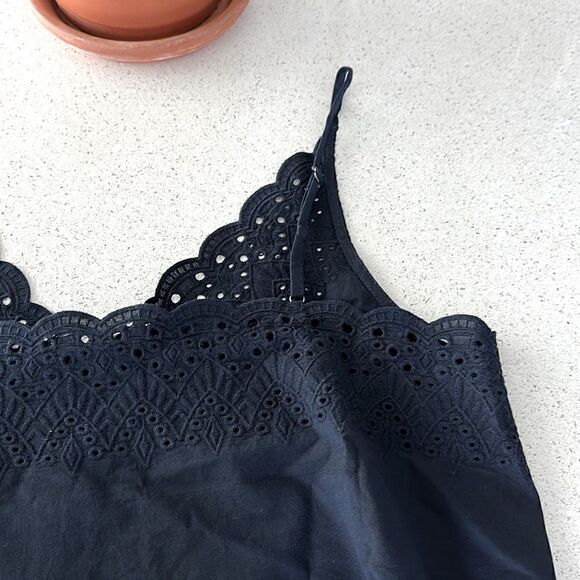 NWT Splendid Eyelet Navy Blue Tank M V Neck Cotton Adjustable Straps Loose Fit - Picture 11 of 14